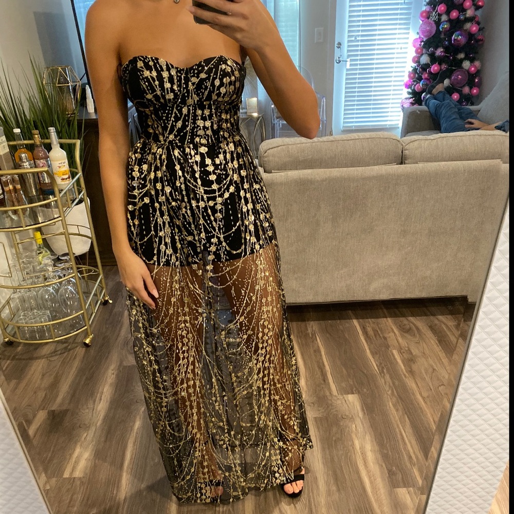 Drippin' In Finesse Sequin Dress - Black/Gold
XS